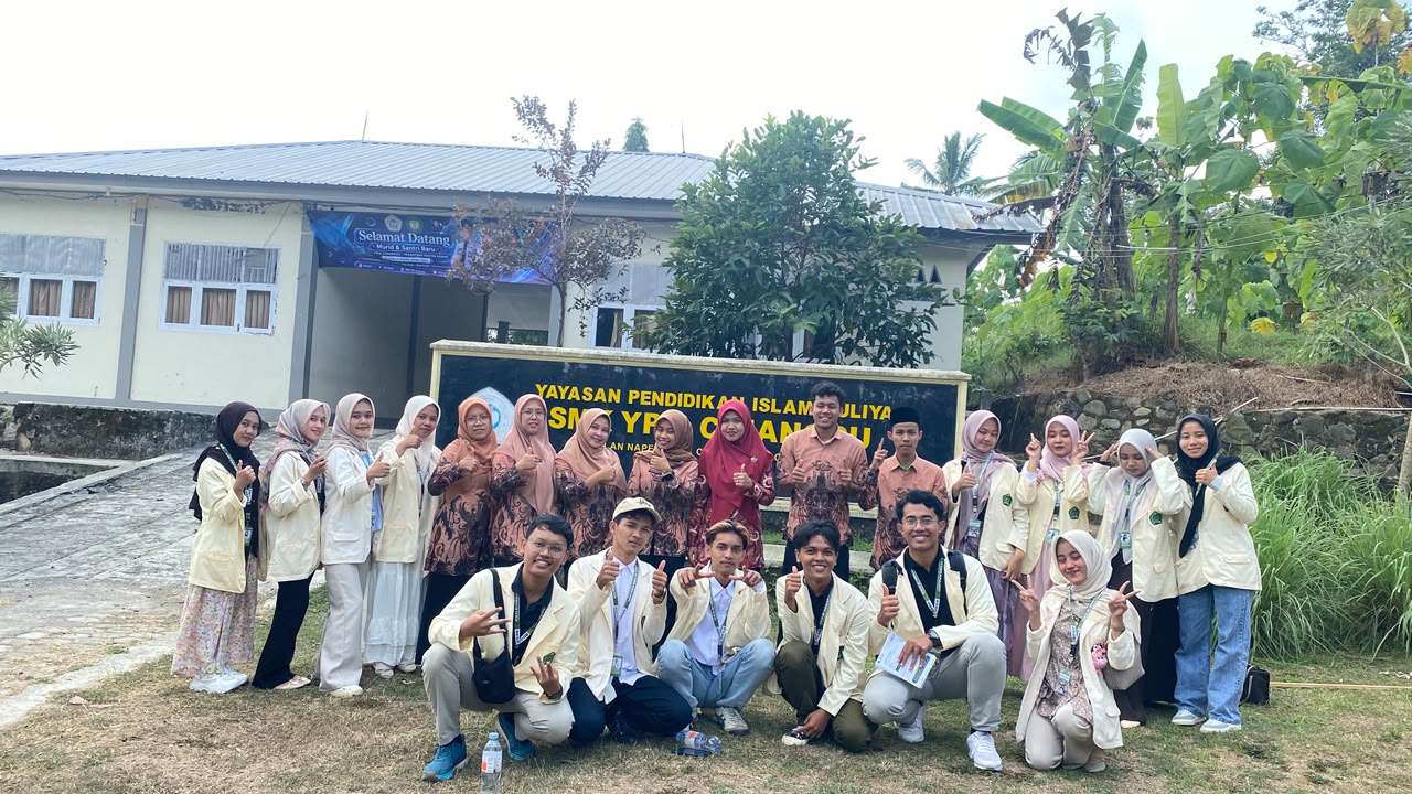 MAHASISWA KKN UNUGHA 21 BERSAMA GURU SMK YPIIA